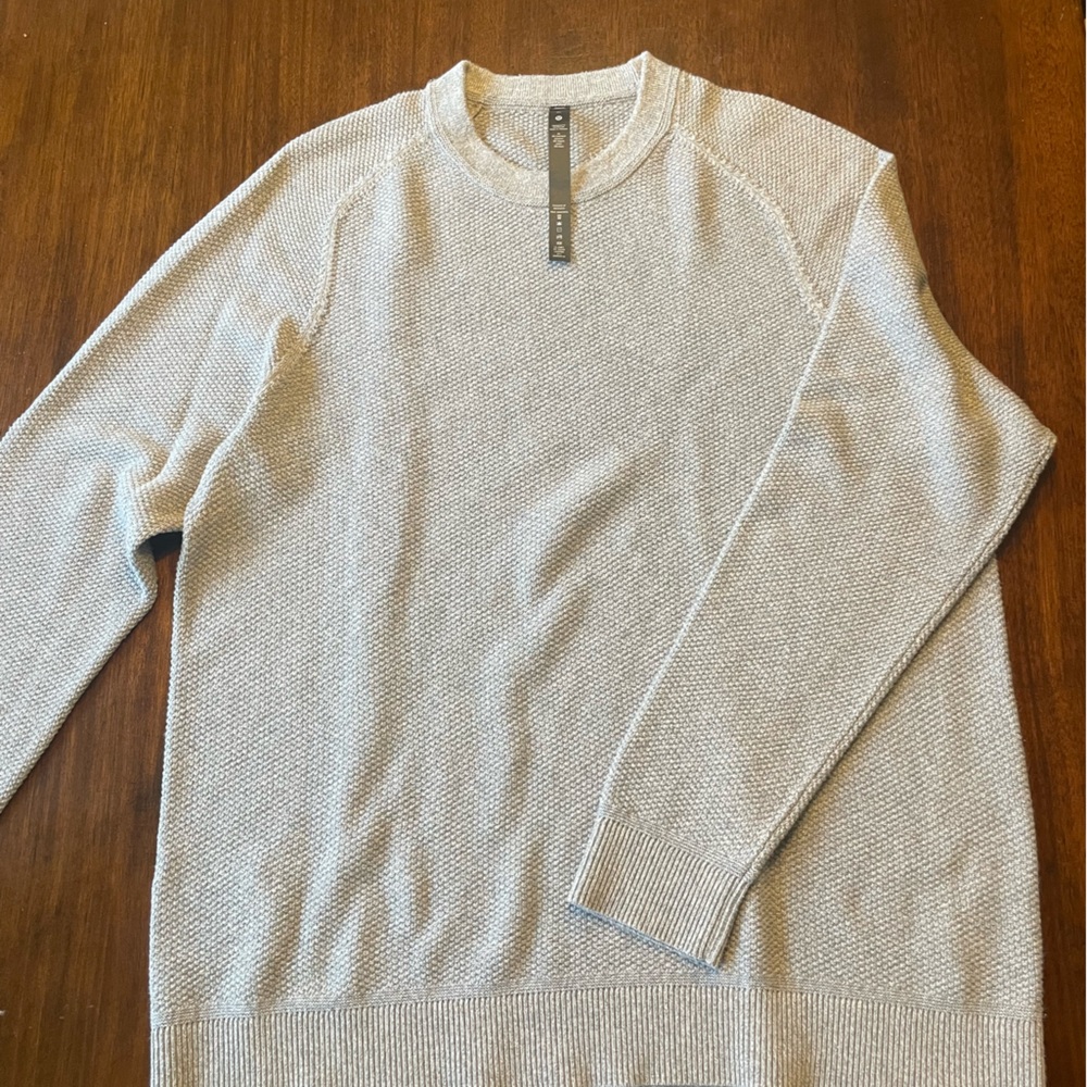 Men’s knit sweater